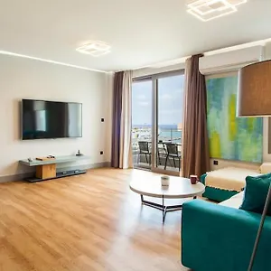 Minimal Loft Art With Sea View Over Harbour , Heraklion (Crete) Greece