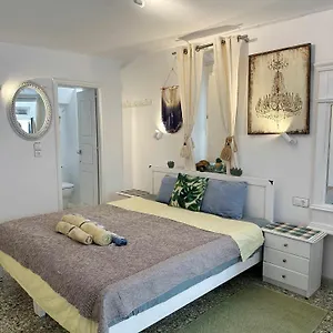 Terra Nova Apartment